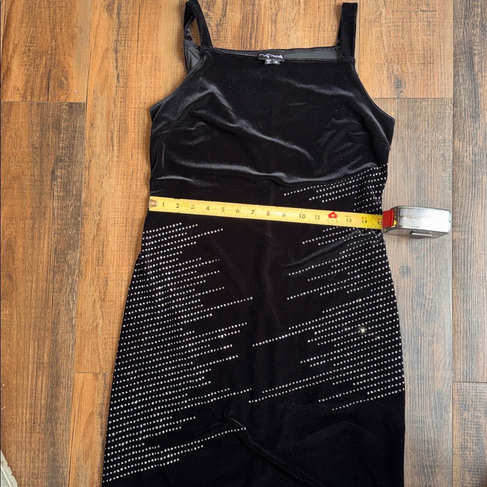 My Michelle Black Dress with Silver Accents
velvet fabric - Picture 9 of 9